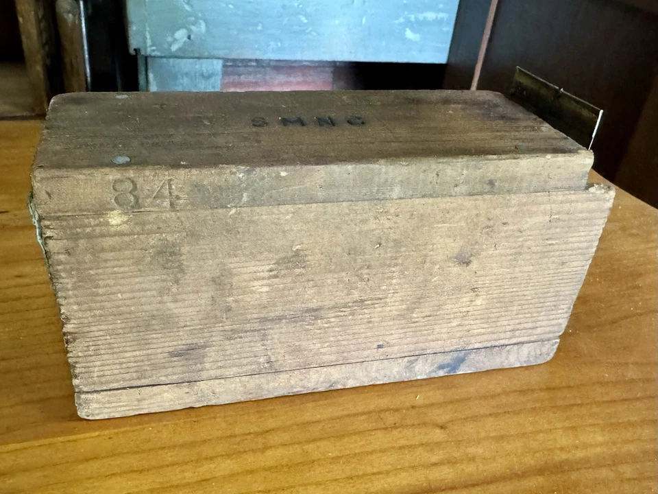 ANTIQUE MOUSETRAP Wood Primitive Homemade Old Cheese Box And Sign - Image 4 of 4