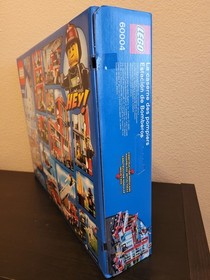 LEGO City Fire Station 60004 Building Set &ndash; 752 Pieces &ndash; 5 Minifigures &ndash; BNIB