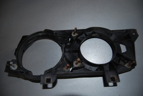 Träger Halterung der Scheinwerfer links BMW 525tds E34 gebraucht