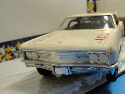 Screw Bottom AMT 1966 Impala 1/25 Nascar "69" 427 CI Built Model Car. - Picture 3 of 9