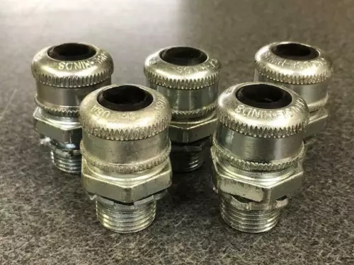 ** LOT of 5 ** Crouse-Hinds Series CGB Cable Gland