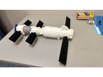 3d printed China's Tiangong space station and Shenzhou spacecraft 1/48