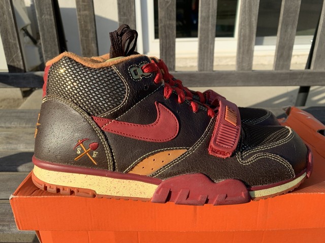 gold digger trainers