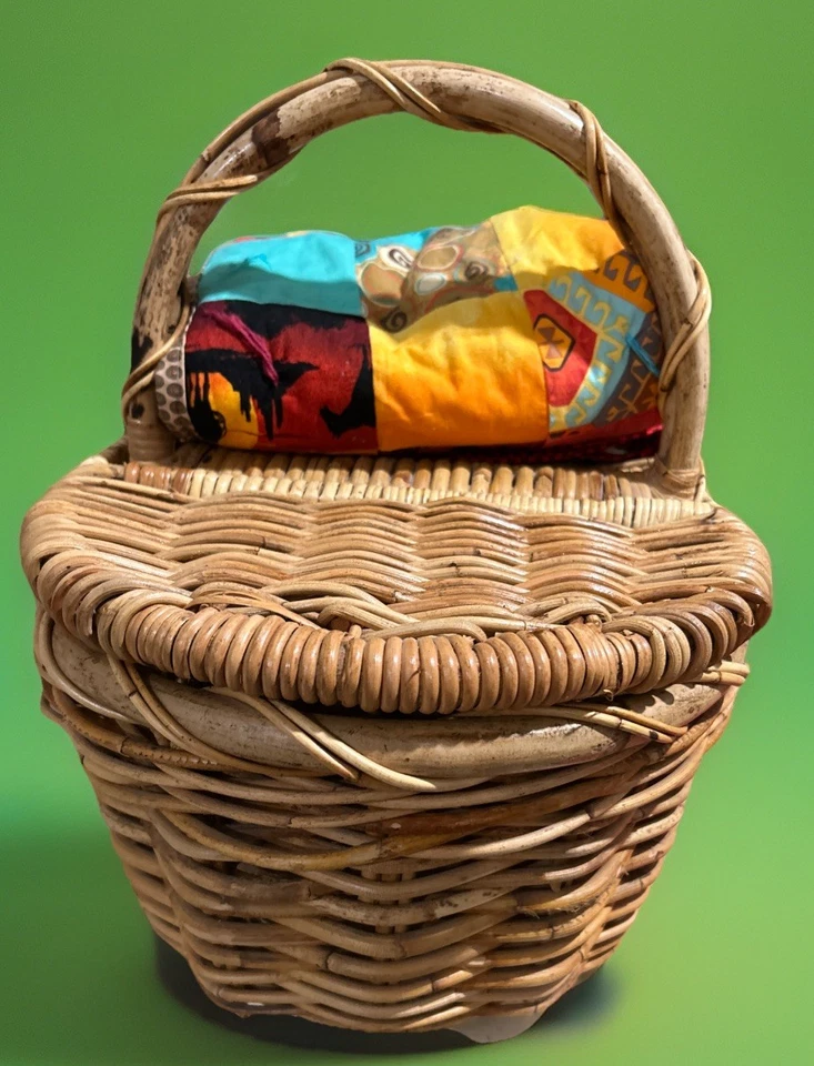 Large Lidded Wicker Basket W/Handle & Colorful Retro Handmade Quilt, Picnic - Image 2 of 4