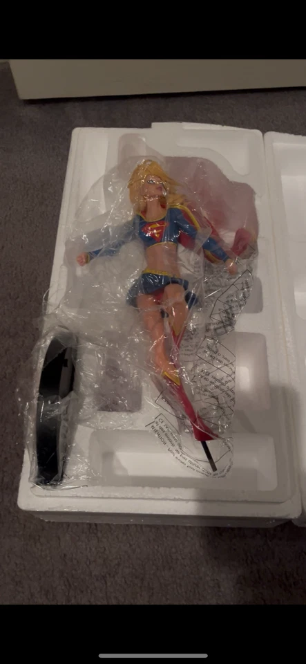 Estatua de Michael Turner de Supergirl serie de diseñadores de DC Comics 1232/5000 sin usar, en caja 2014 Foto 4 de 4
