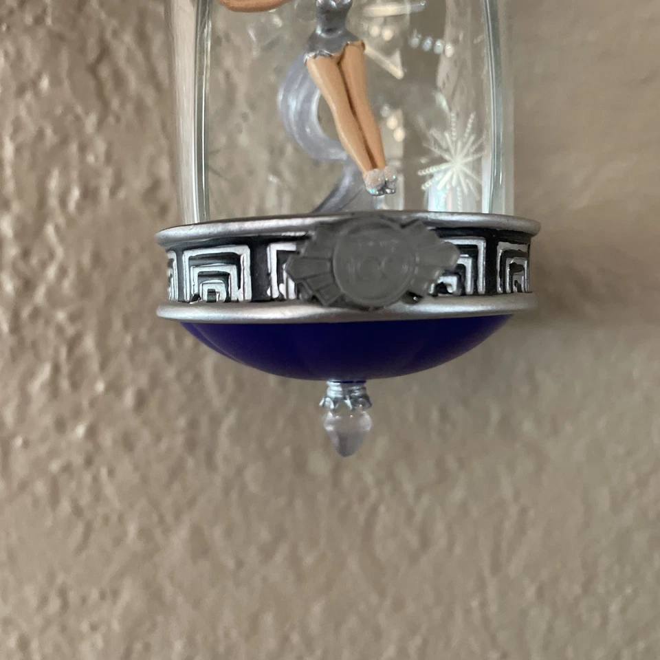 DISNEY 100 AÑOS DE MARAVILLA CAMPANILLA ADORNO NAVIDAD CÚPULA CRISTAL COLGANTE 3.5" Foto 2 de 4