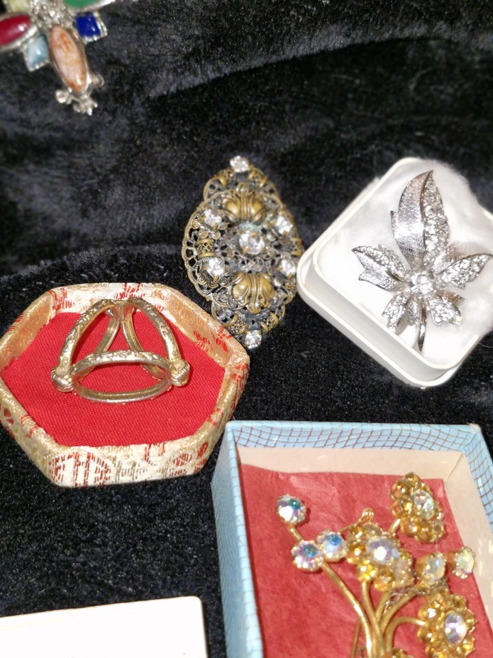 Bundle Of Good Quality Vintage Costume Jewellery (012/12) - Image 4 of 4