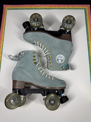 BTFL Roller Skates Scarlett Pro Size W 8 Light Blue Suede Great Condition. - Picture 2 of 8