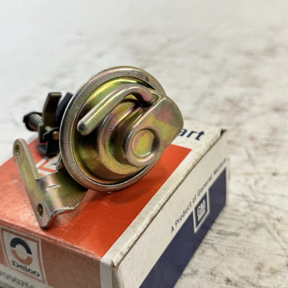 New 17050759 GM 1976-77 Corvette L48 Carburetor Choke Pull Off Vacuum Break OEM - Image 4 of 4