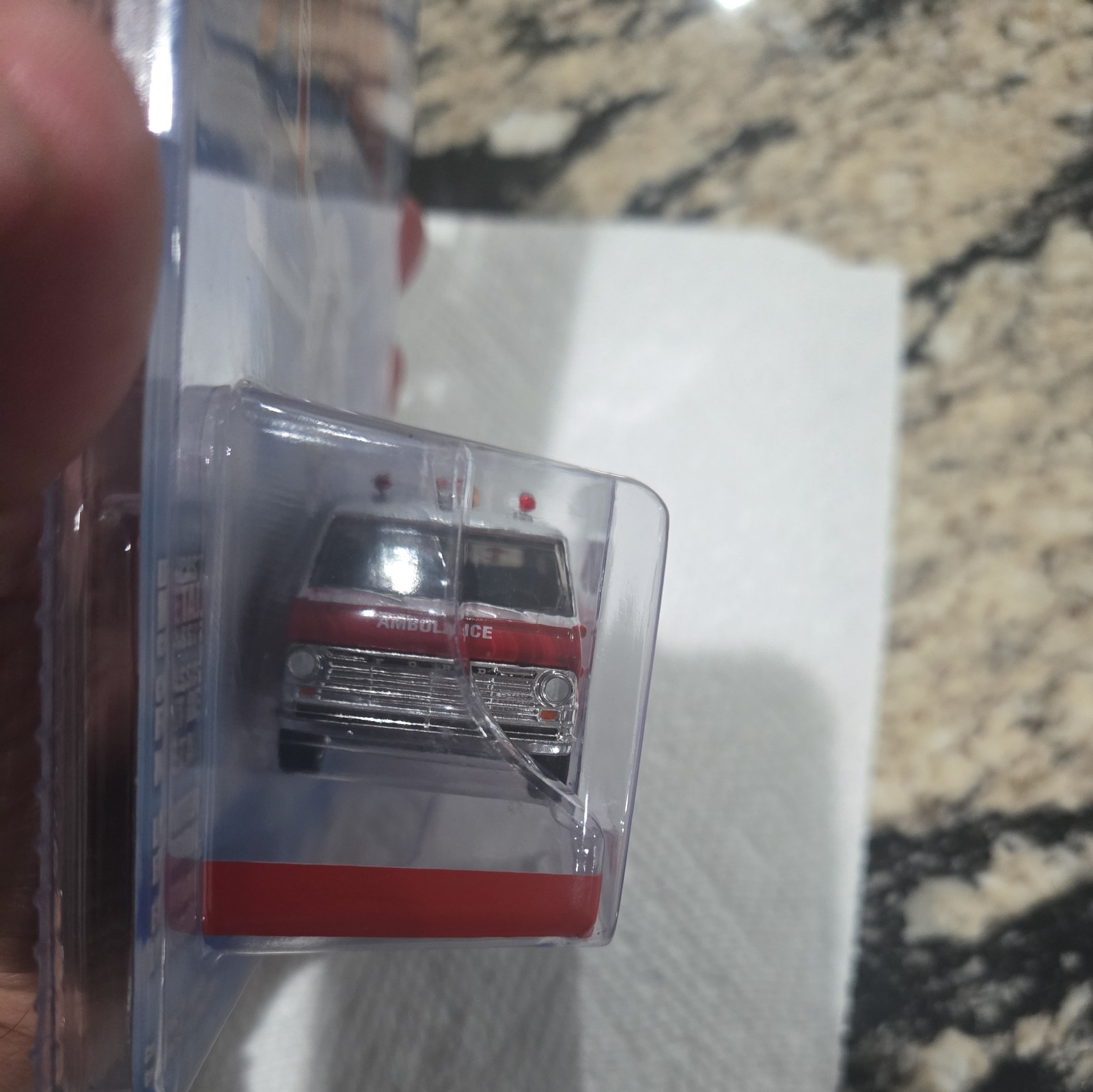 2024 GREENLIGHT HOLLYWOOD SERIES 42 AIRPLANE 1970 FORD CLUB WAGON AMBULANCE   thumbnail 3