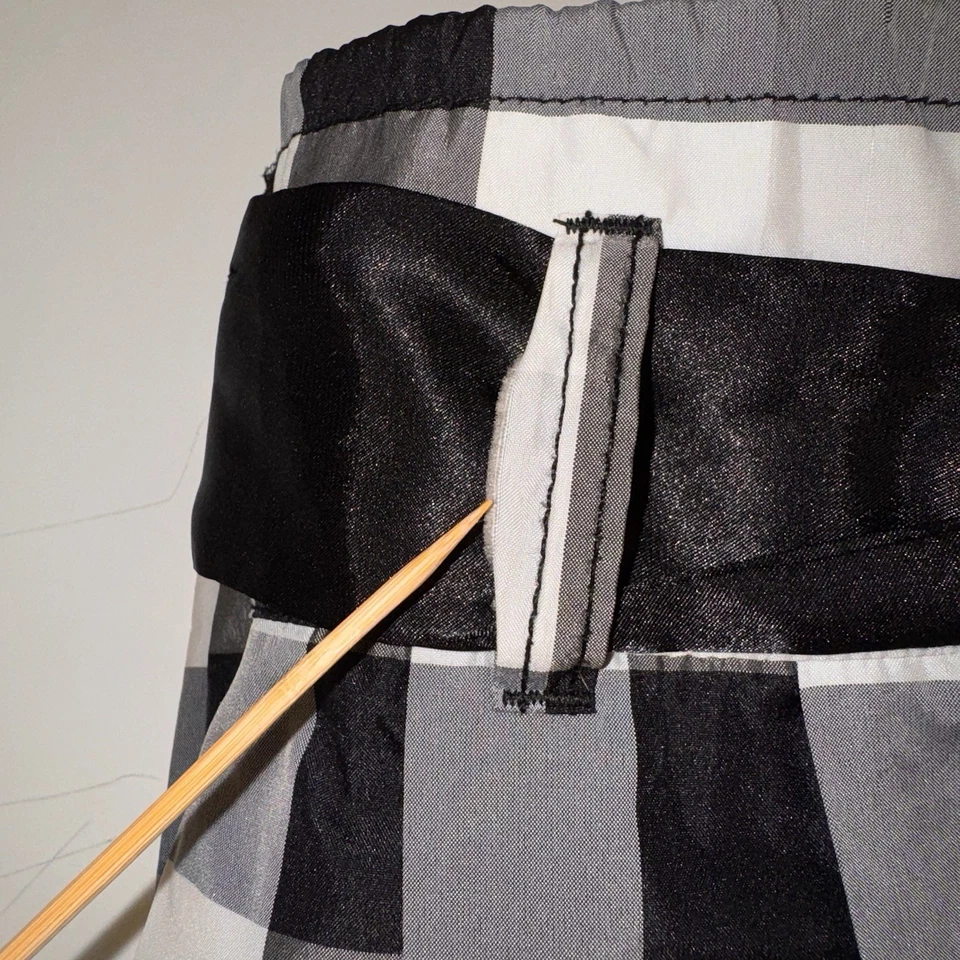 Falda Justice Buffalo Cuadros Niñas Talla 8 Borde de Tul Volante Plisado Negro Blanco Foto 4 de 4