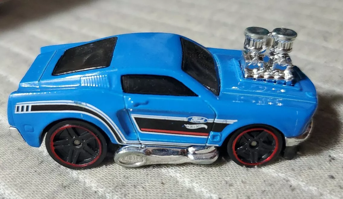 Hot wheels 2002 1968 Blue Ford Mustang DTX47 Loose Used Mattel