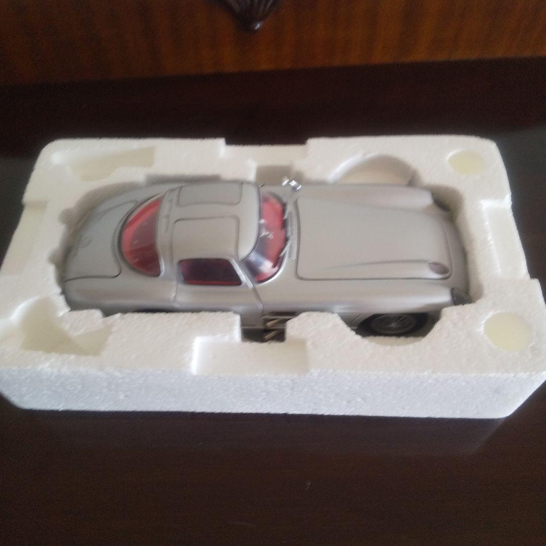 Minichamps 1/24 Mercedes-Benz 300 SLR Uhlenhaut Coupe 1955 w