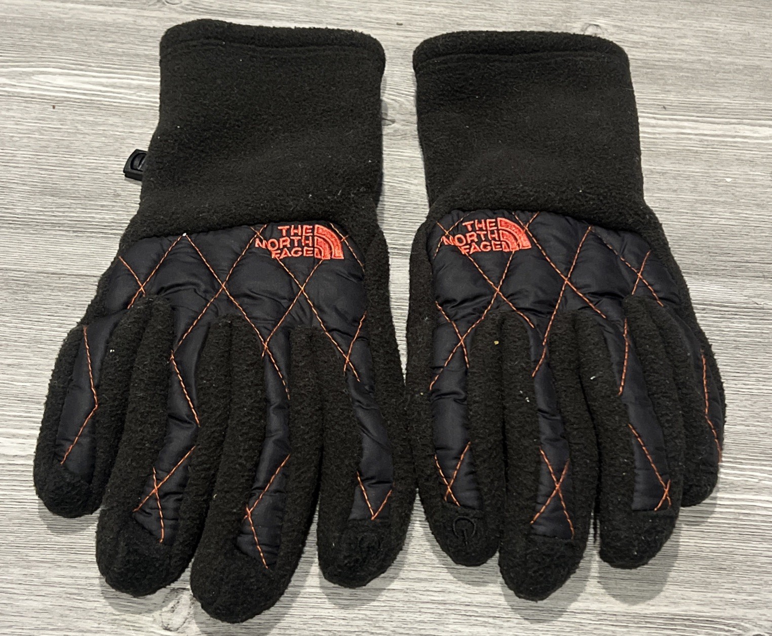 RARE North face Men's Thermoball UR Powered Gloves - Black/Red - FREE SHIP!