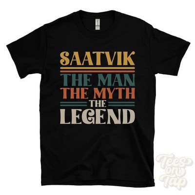 SAATVIK DER MANN MYTHOS DIE LEGENDE T-SHIRT Herren Name Geschenk für Ihn Bruder Papa Sohn