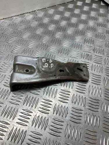 VW PASSAT B6 3C2 Kotflügelhalter vorne rechts 3C0821142 2.00 Diesel 30539363