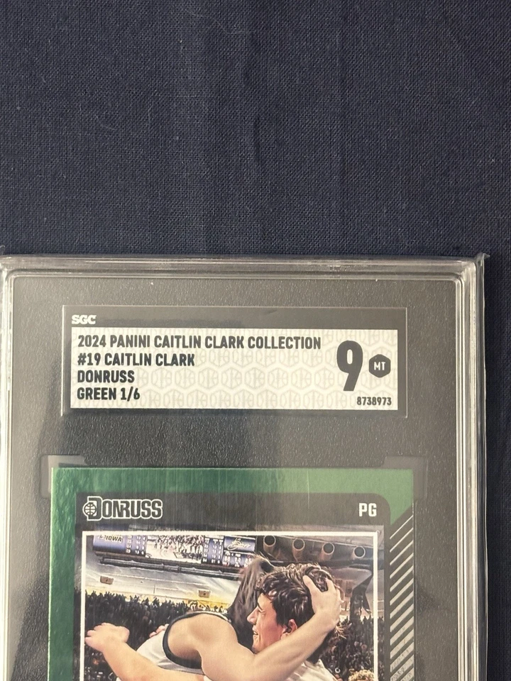 2024 Panini Caitlin Clark Collection Donruss #19 Verde 1/6 (RC) SGC 9 - Imagem 4 de 4