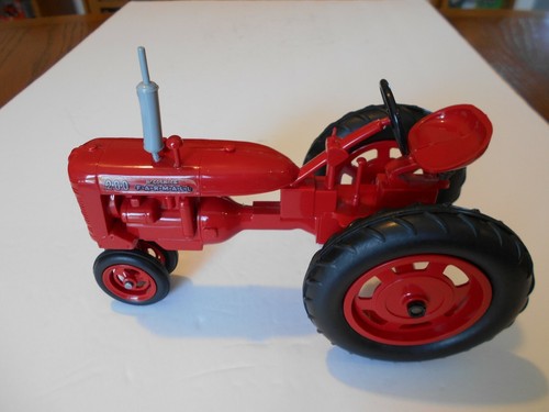 Vintage 1987 Florida Classic Farm Toy 1:16 Scale Farmall 200 Tractor, NF, Used - Picture 3 of 12