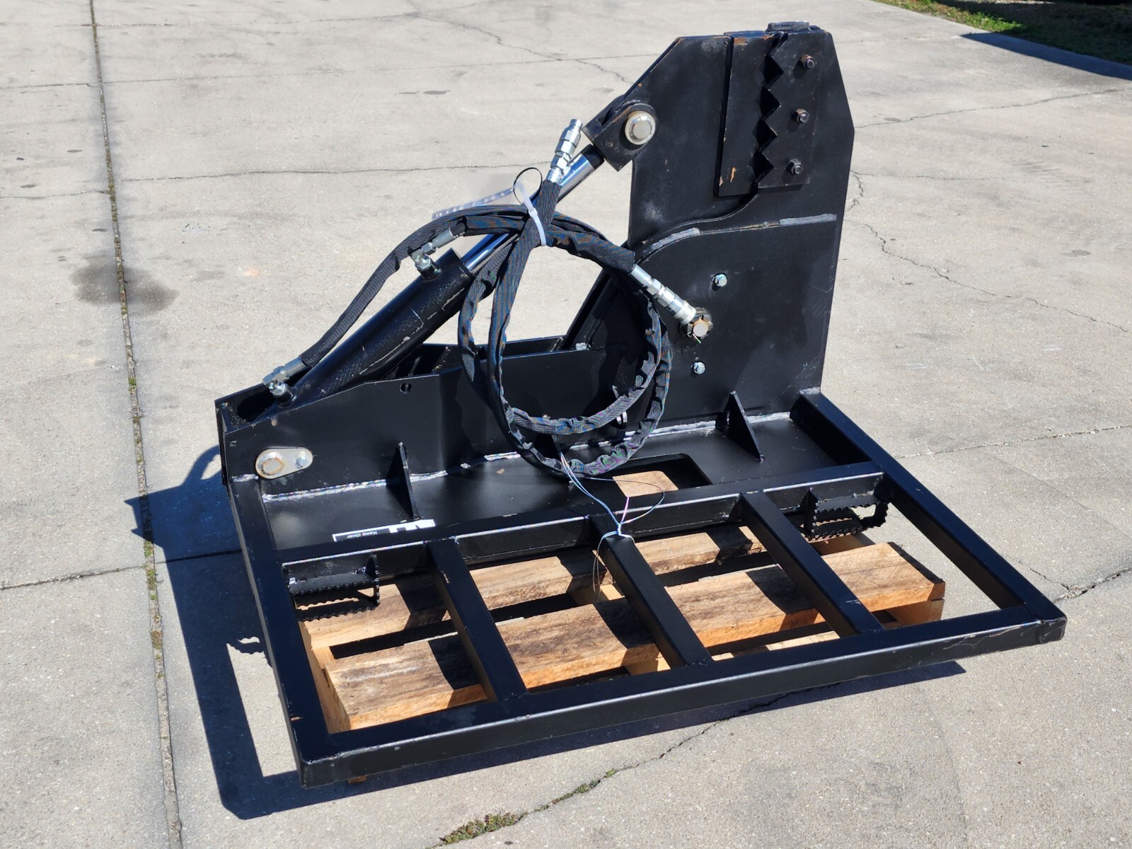 Great Bear Tree Shear Cutter Hydraulic Skid Steer Attachment for Kubota