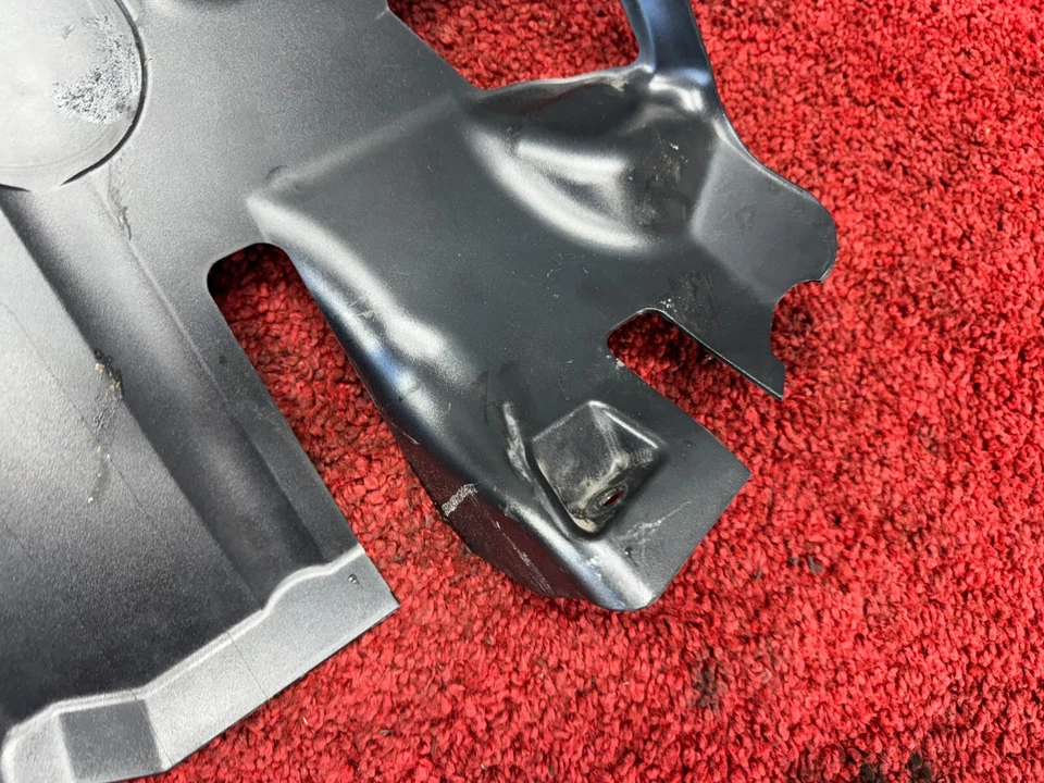 Cubierta del panel inferior delantero izquierdo del lado del conductor BMW 1999-2006 E46 M3 FABRICANTE DE EQUIPOS ORIGINALES Foto 2 de 4