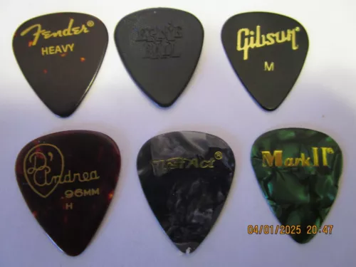 Lot of 6 Assorted Guitar Picks - E. Ball, Fender, D'Andrea, Gibson, & More #1634