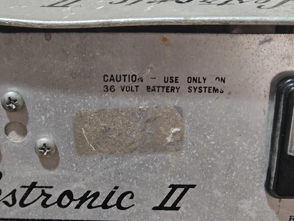 Cargador de batería para carro de golf Lestronic II 36 voltios #09700 Lester 36LC20-8ET SIN PROBAR Foto 4 de 4