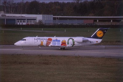 Dia D-ACJH Bombardier CRJ-100LR Lufthansa CityLine Flugzeug 35mm unger. O90-6-3