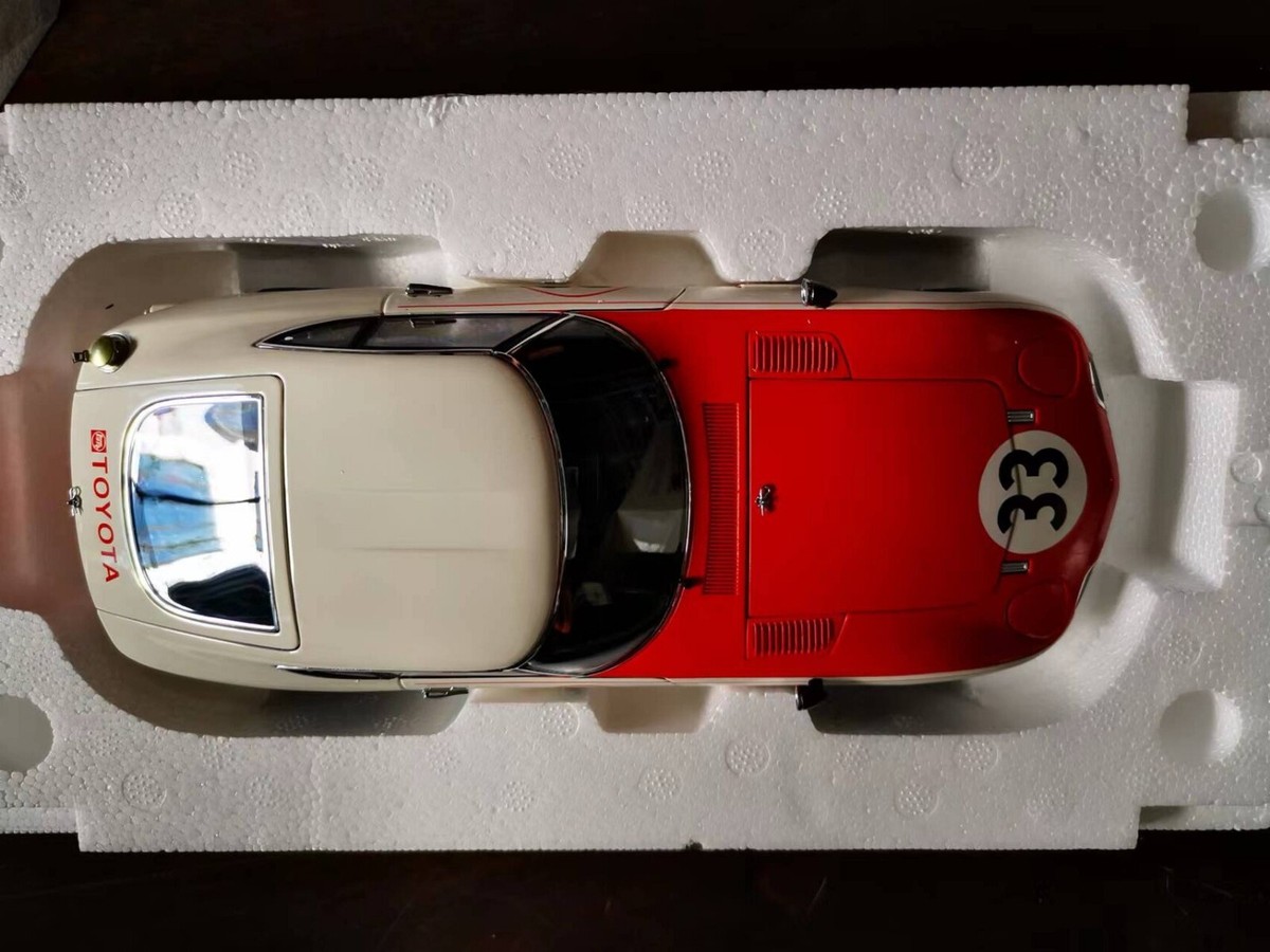 AUTOart 1/18丰田TOYOTA 2000 GT 24 HRS FUJI 1967 MODEL CAR AUTOart 1/18丰田TOYOTA 2000 GT 24 HRS FUJI 1967 MODEL CAR