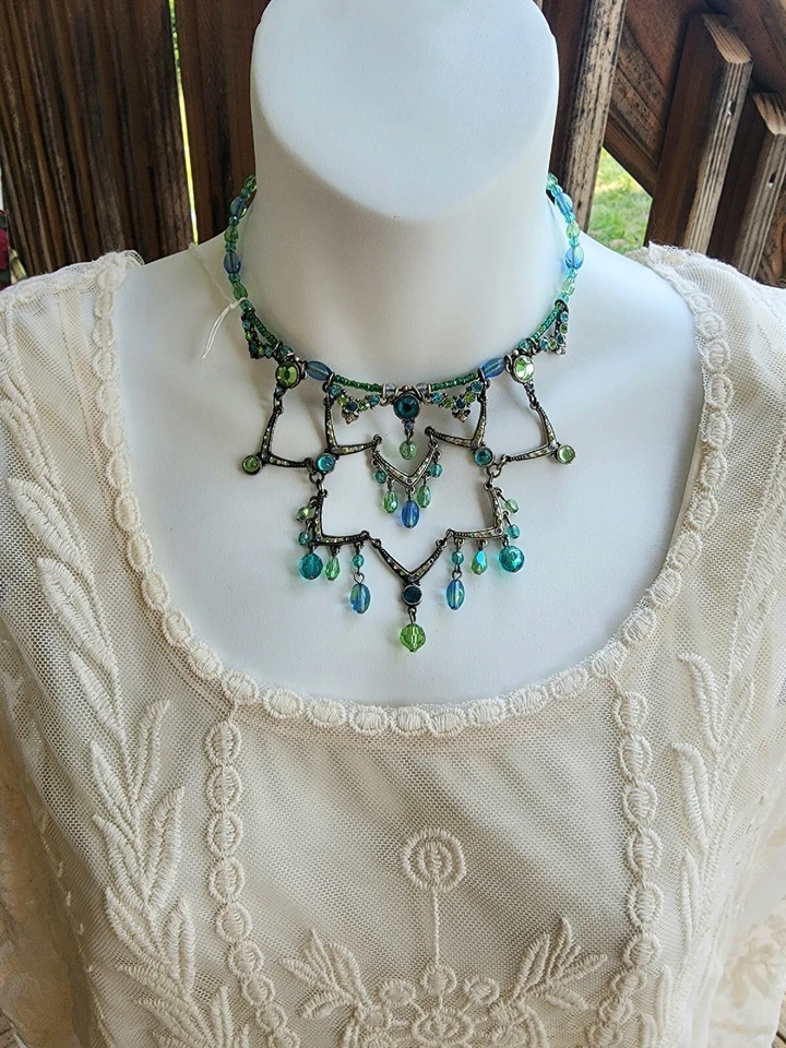 Ожерелье Sweet Romance трехуровневый бирюзовый, синий, зеленый, кристалл памяти провода слоистый - Изображение 2 из 4