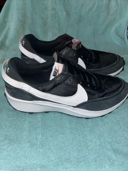 Nike Waffle Debut (DH9552-001) Black With White, Mens 11 Used