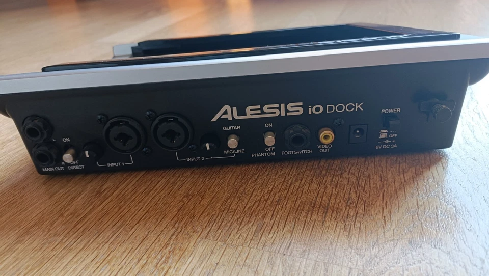 Alesis iO Dock Professional Pro Audio Dock for iPad - Immagine 3 di 4