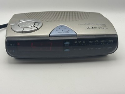 Emerson CK5028 AM/FM Digital LED Clock Radio Silver Battery Backup Snooze Alarm