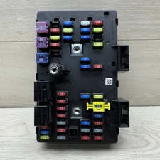 OEM 08-10 Saturn Vue 2.4L Cabin Interior Junction Relay Fuse Box Block Module
