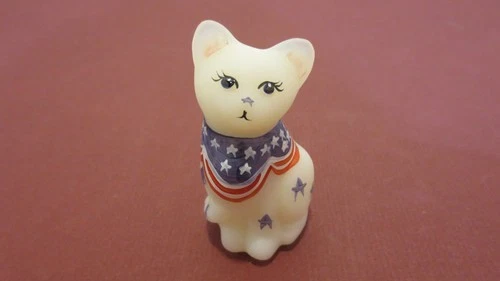 Fenton Patriotic cat - Figurine -3" H - Red/White/Blue design-Blue Star Nose