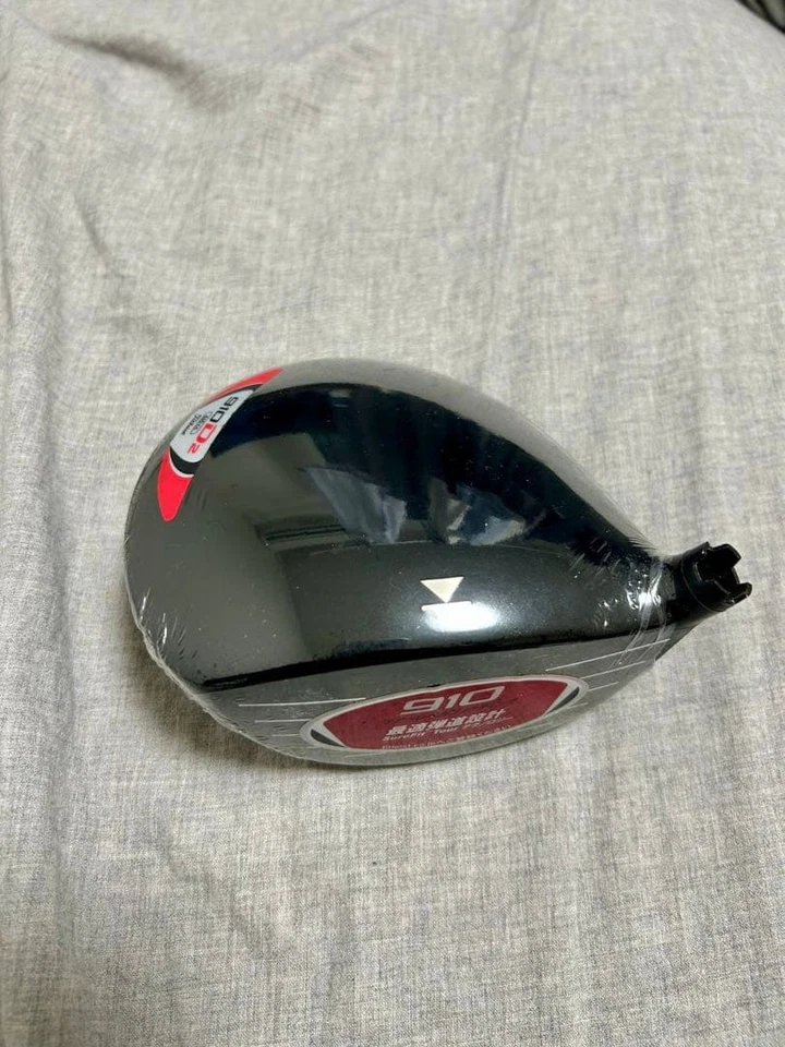 Titleist 910 D2 Driver Head Only Black Right Handed Black New shrink - Image 4 of 4