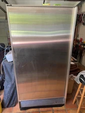 Sub-Zero Fridge Model/Serial:601R/P1504062