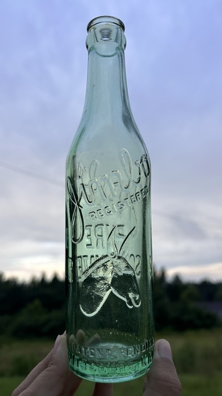 Antique JIMBO PURE SODA WATER - PITTSBURG, KANSAS Mule Image soda bottle