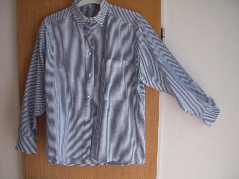 Hochwertige Damen Trachtenbluse/ Businessbluse,Gr. 40,grau gestreift,Top Zustand - Bild 2 von 4