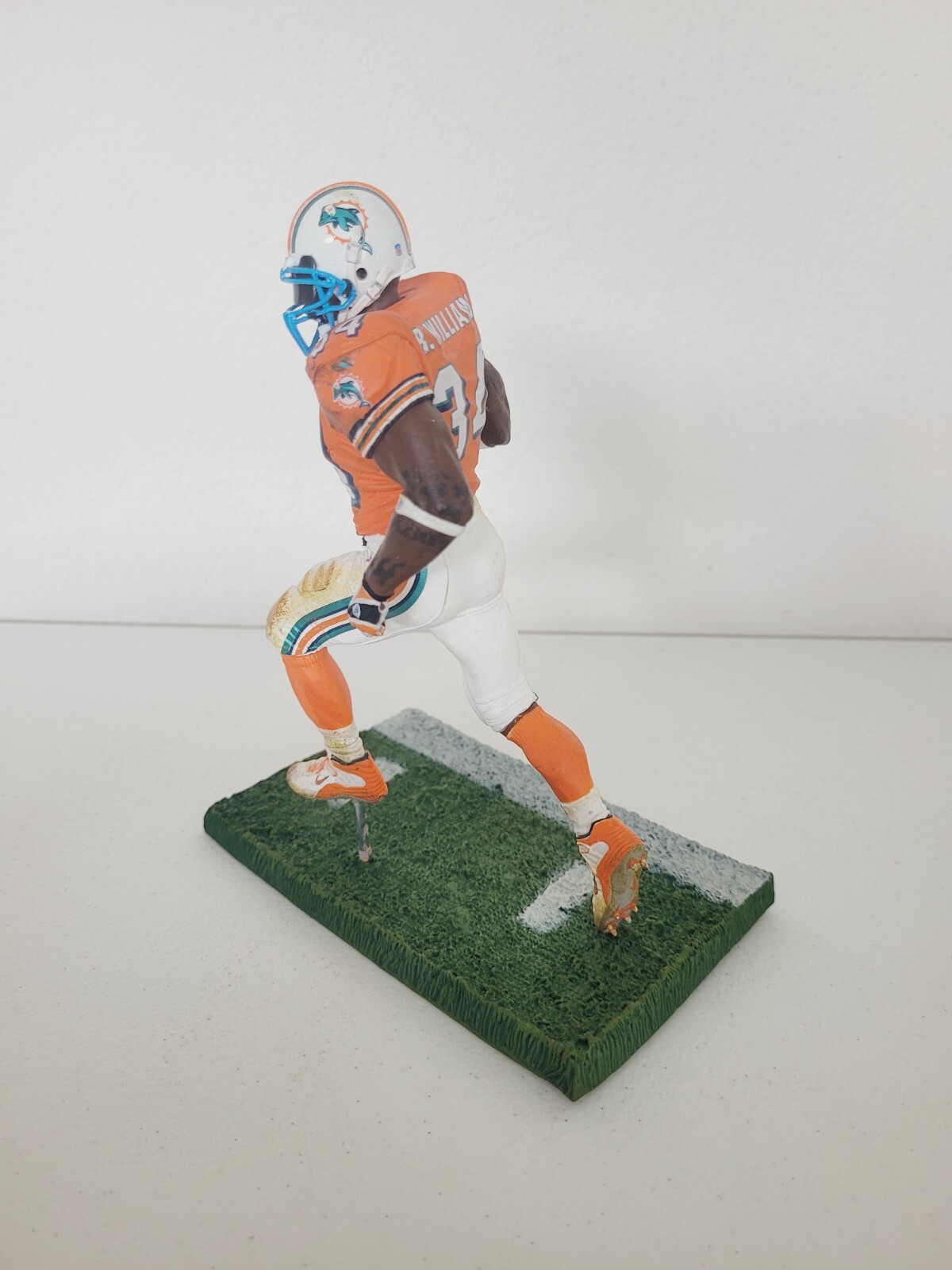 Mcfarlane NFL Series 10 Dolphins Ricky Williams Orange Jersey Variant Figure 