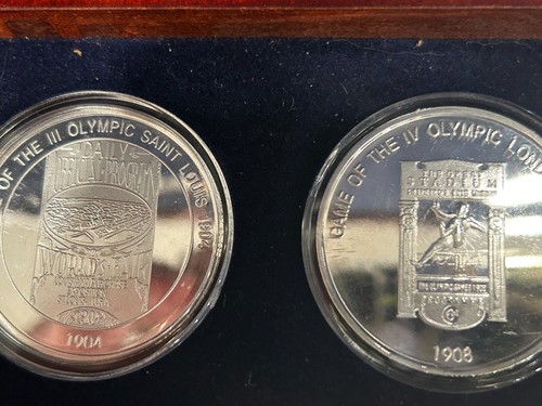 Vintage Sammlung von 30 olympischen Medaillen - 1896 bis 2008 - Holzkoffer und Handschuh - Bild 7 von 18