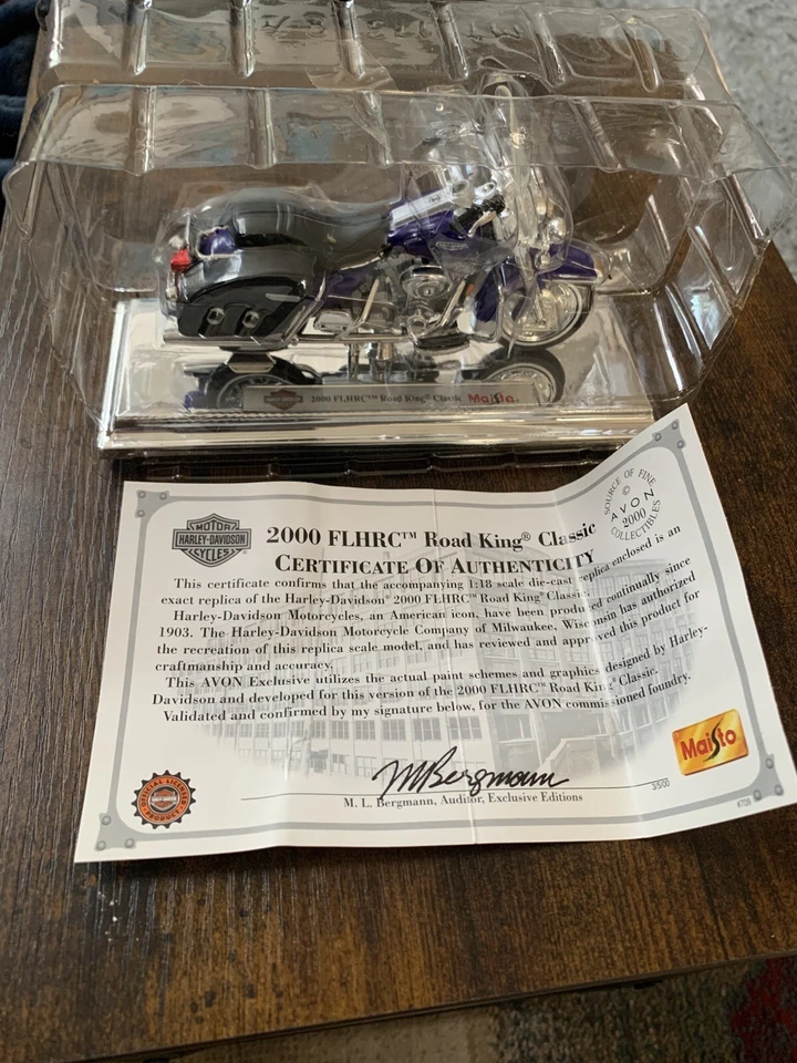 2000 Collectible FLHRC Harley Davidson Road King Classic 1:18 Scale DieCast new - Image 2 of 3