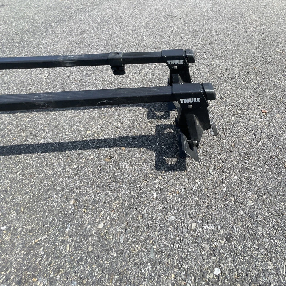 Barras transversales cuadradas Thule portaequipajes de techo con paquete de pies 50" 49,5" para canalón - sin cerraduras Foto 3 de 4