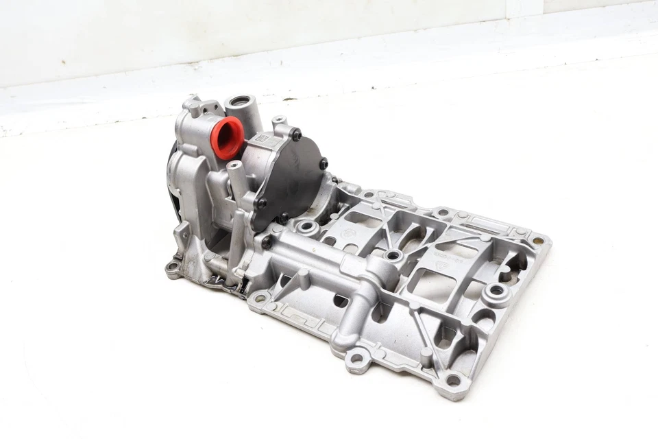 BMW X3 2015-2017 2,0 L - Conjunto de bomba de vacío/aceite de motor 8518405 Foto 2 de 4