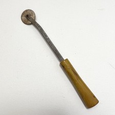 Herramienta giratoria con mango de baquelita de colección costura rastreo acolchado 6" costurera temprana antigua