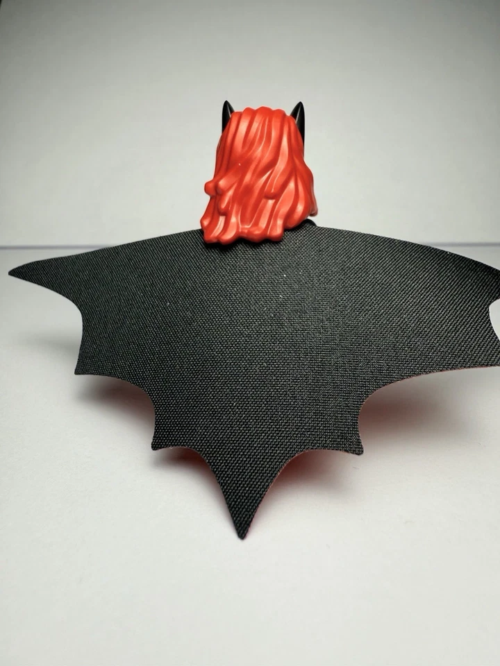 LEGO 76300 Batwoman MINIFIGURE from DC Batman Superheroes Arkham Asylum - Image 2 of 2