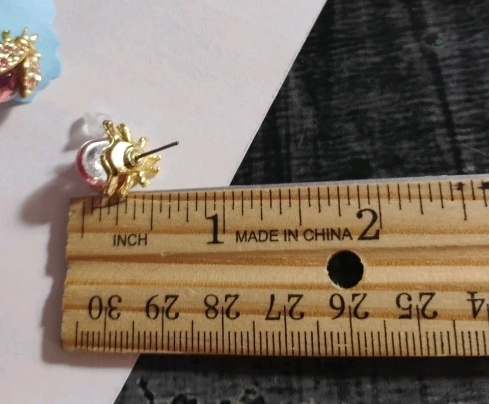 可爱! LADYBUG 粉色“果冻肚”和水钻未签名耳钉! — 第 4/4 张图片