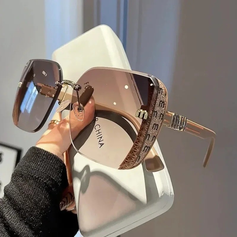 Luxury Fashion Oversized Square Sunglasses Women Outdoor Shades Glasses