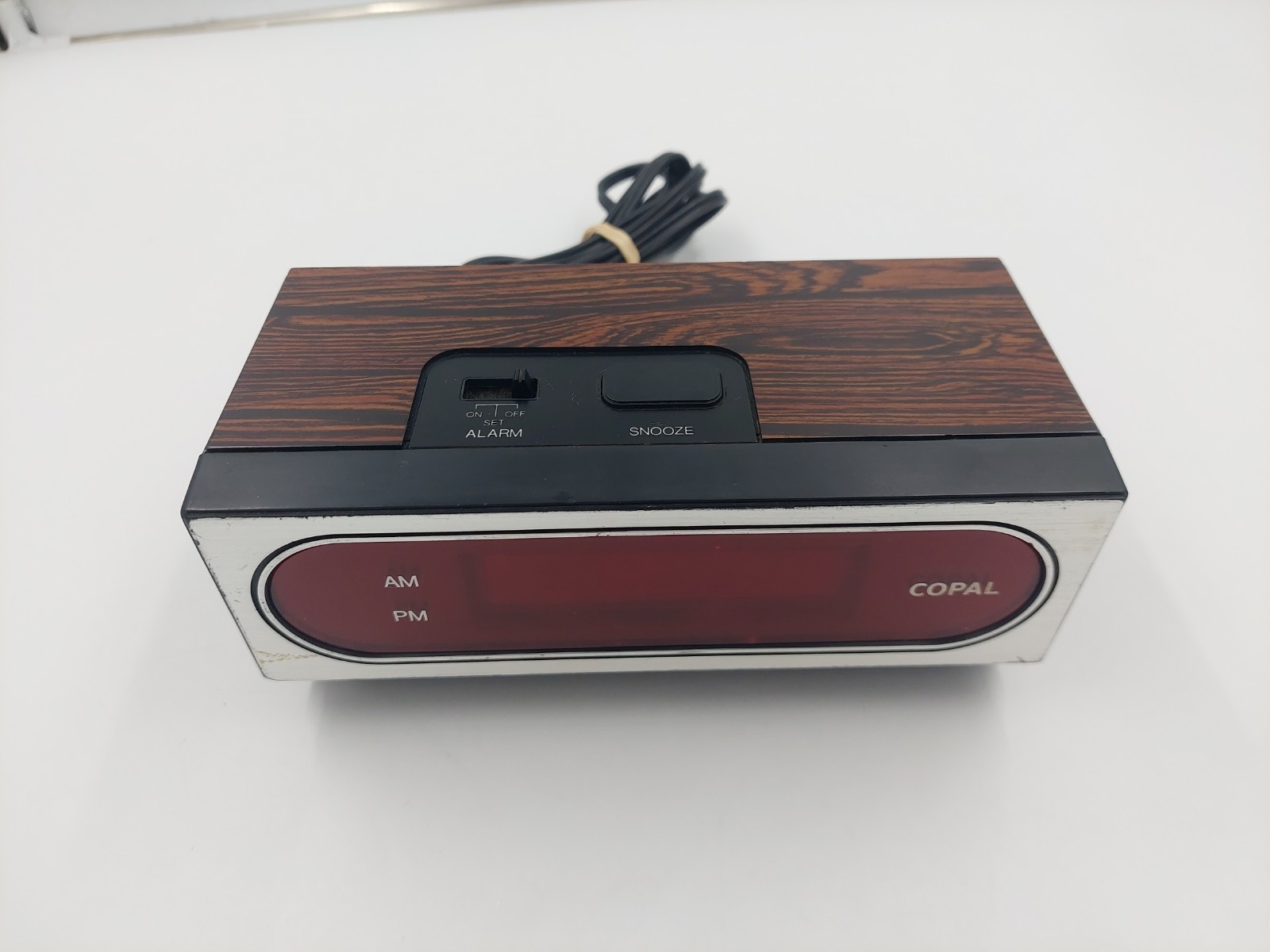 12-hour Snooze Faux Wood (250248)