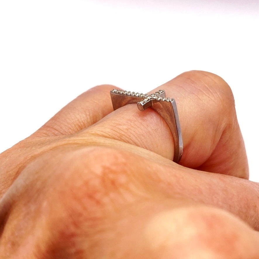 RARE MICHAEL KORS Pave CZ Cross Ring Silver Tone - Size 6 - Image 3 of 4