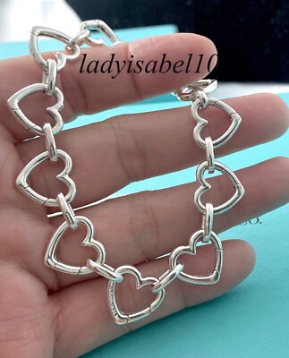 Auth. Tiffany & Co Clasping Heart Link Bracelet 7